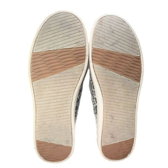 Toms Slip-On Woven Avalon Sneakers - Tan/Leopard (7) - Picture 9 of 10